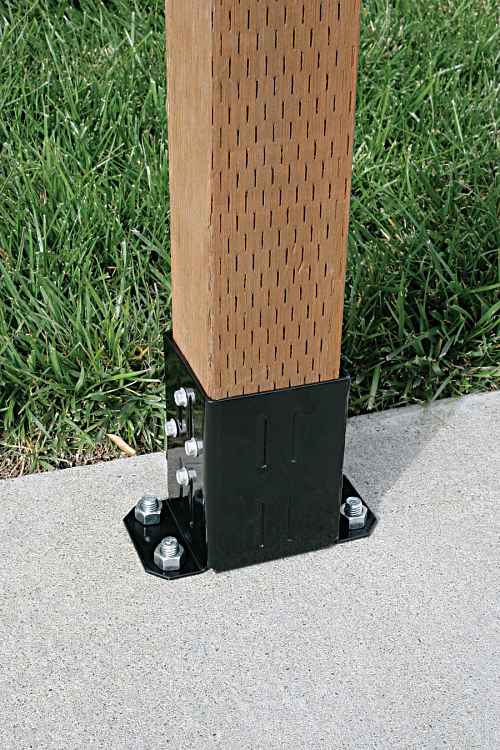 C_FPBB44_InstPho_Pho_Instld_E-Z-PostBase-Post_C0 Simpson Strong-Tie® E-Z Base