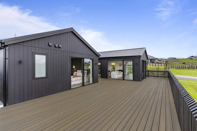 Oasis Palm Capped Composite Decking Oasis Palm Capped Composite Decking